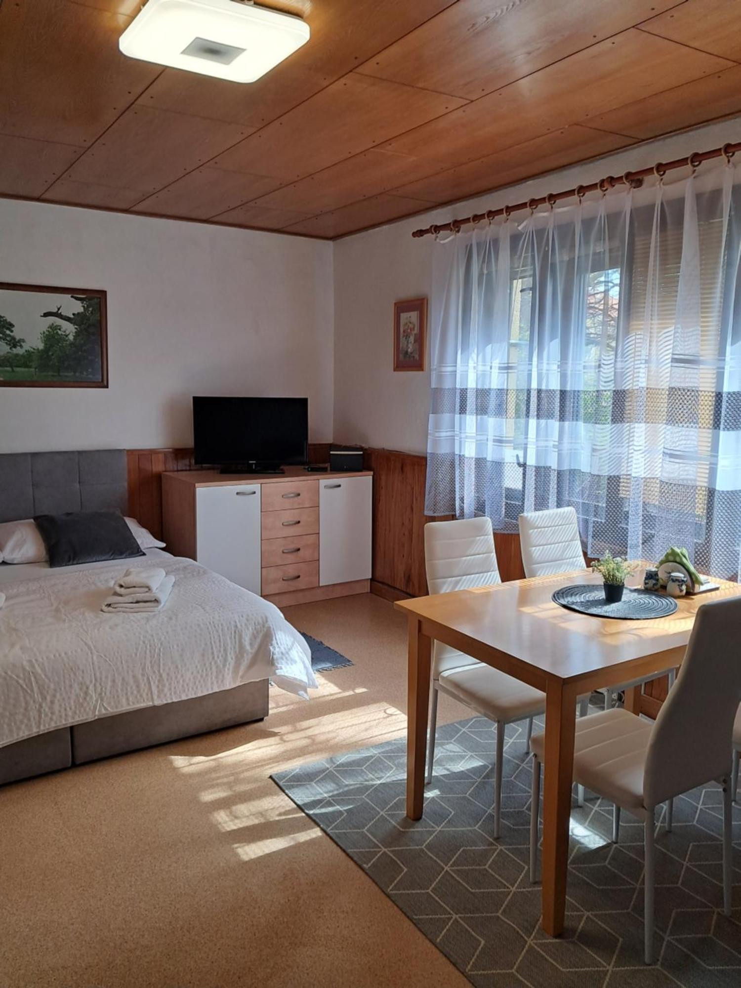 Ubytovani Nad Sklipkem Valtice Εξωτερικό φωτογραφία